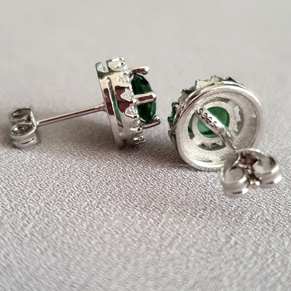 Simple Green Round Diamond Stud Earrings - Picture 3 of 3